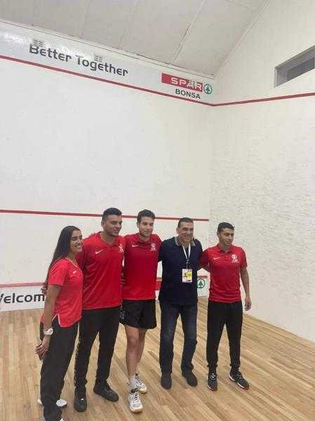 مصر تتوج ببطولة أفريقيا لرجال الاسكواش بعد الفوز على جنوب أفريقيا