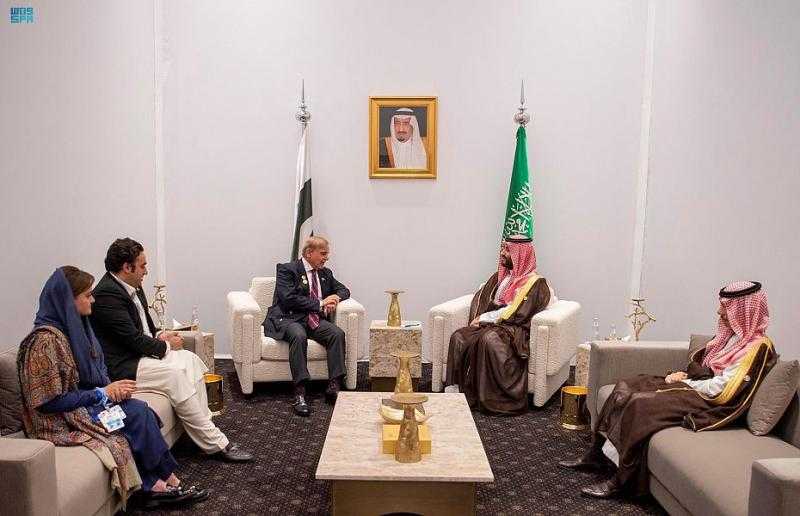 ولي العهد السعودي يلتقي رئيس وزراء جمهورية باكستان الإسلامية