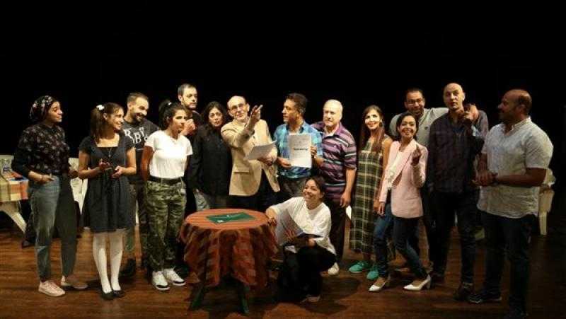 محمد صبحي يكشف كواليس مسرحيته الجديدة «عيلة اتعملها بلوك»