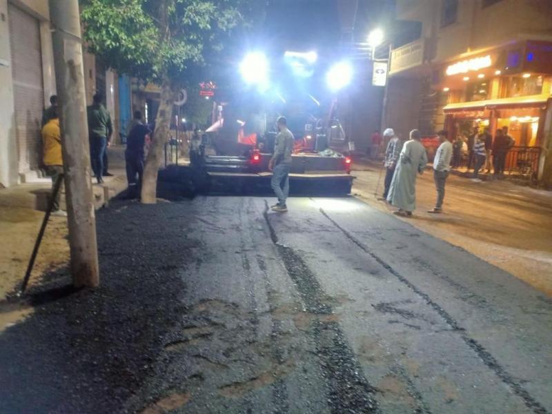 استمرار أعمال التطوير في شوارع مدينة الغردقة | صور