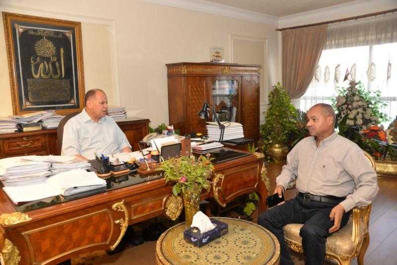 محافظ أسيوط يتابع تنفيذ مشروعات مياه الشرب ضمن مبادرة ”حياة كريمة”