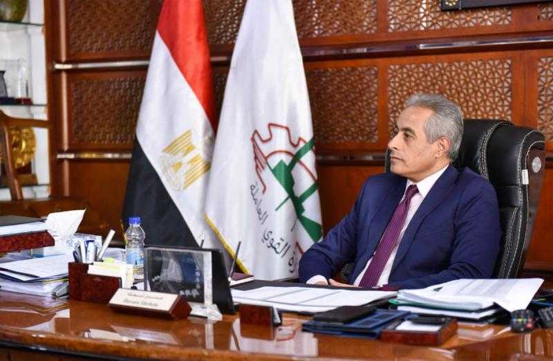 ”القوى العاملة” في 7 أيام.. مفاوضات جماعية لزيادة الإنتاج.. وعودة مستحقات العمالة بالخارج| إنفوجراف