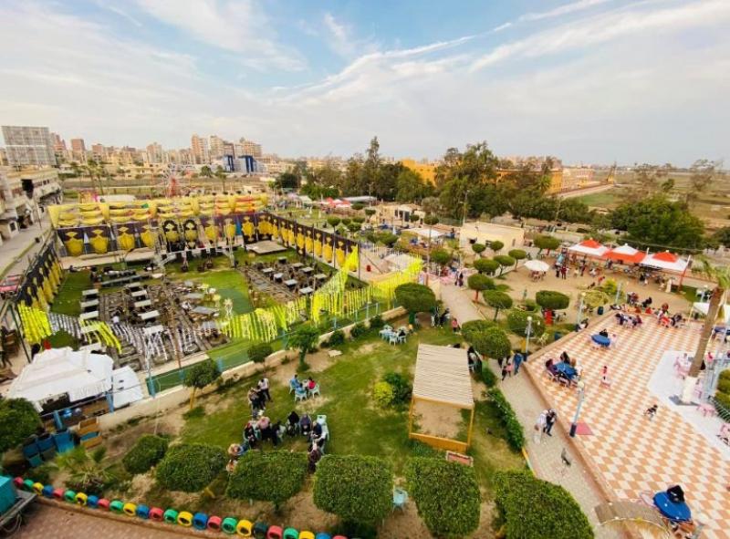 توافد المواطنين على الحدائق والملاهي والرحلات النيلية في كفر الشيخ