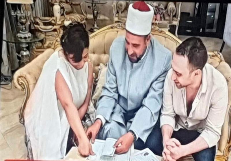 شيرين عبدالوهاب تعلن عودتها لحسام حبيب: «كتبنا الكتاب»