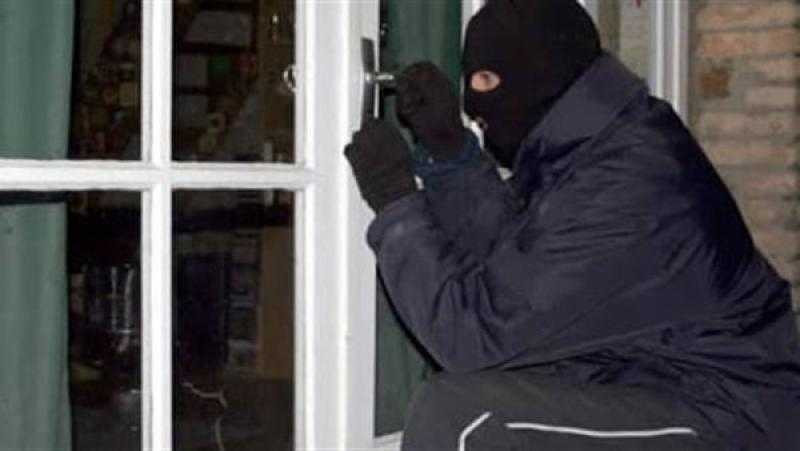 ضبط بائع سرق ذهب من شقة سيدة في القاهرة