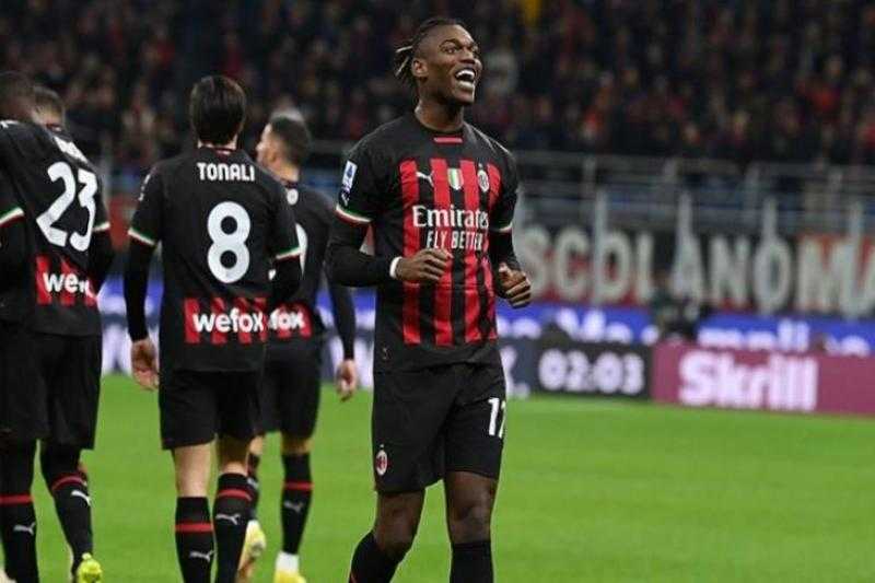 ميلان يهزم فيورنتينا بثنائية في الدوري الإيطالي