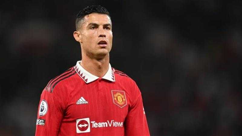 معلق رياضي: رونالدو يحتاج التعلم من عمرو دياب
