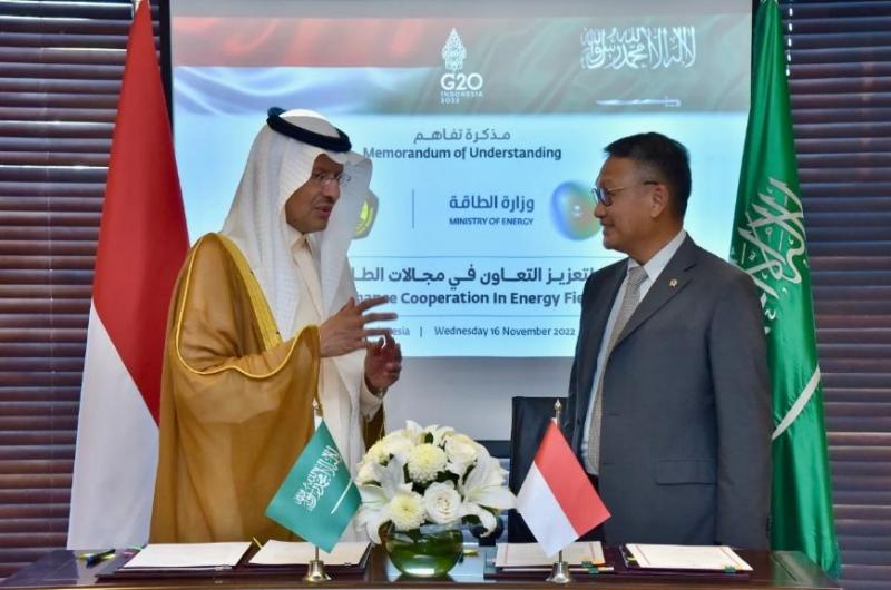 السعودية وإندونيسيا توقعان مذكرة تفاهم للتعاون في مجالات الطاقة