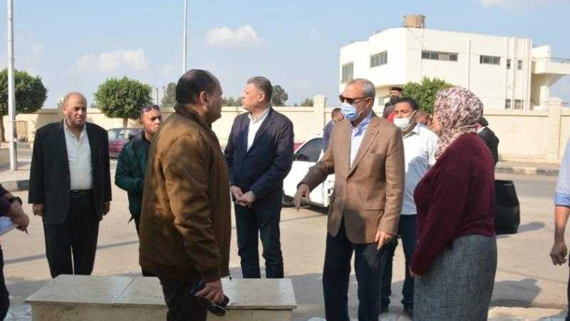 محافظ القليوبية يتفقد مشروع الصرف الصحي بسنديون