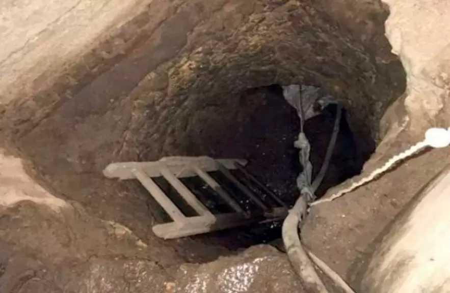 انتشال جثتين من داخل حفرة لشخصين لقيا مصرعهما بحثا عن الآثار في حلوان