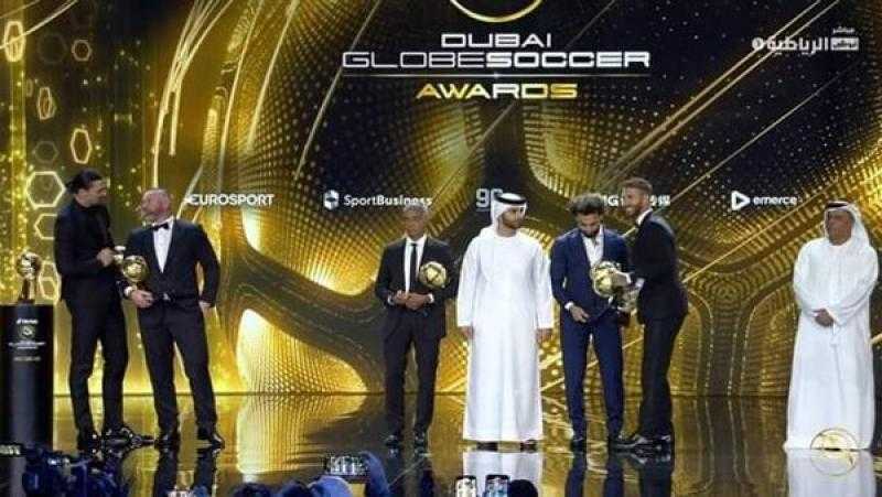 وزير الرياضة يهنئ محمد صلاح بعد فوزه بجائزة جلوب سوكر