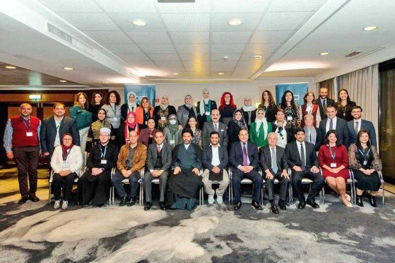 مركز الملك عبدالله لحوار الأديان يحتفي بتخريج دفعة جديدة من برنامج ”الزمالة العربية” و ”هي للحوار”