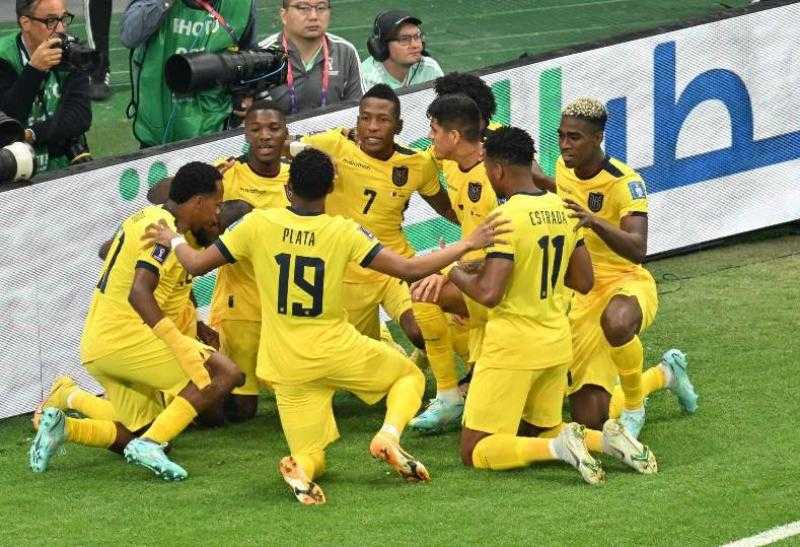 فالينسيا يقود الإكوادور للفوز على قطر في المباراة الافتتاحية للمونديال
