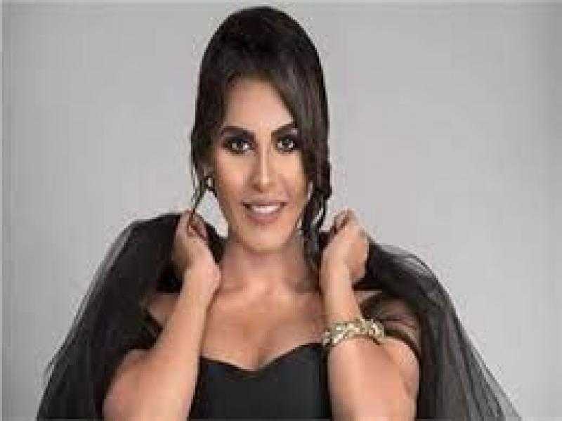 في كتب كتابها .. شاهد جلسة تصوير هاجر الشرنوبي وزوجها أحمد الجابري