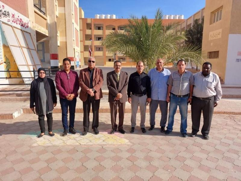 وكيل تعليم البحر الأحمر يتفقد سير العملية التعليمية بمدارس الغردقة | صور