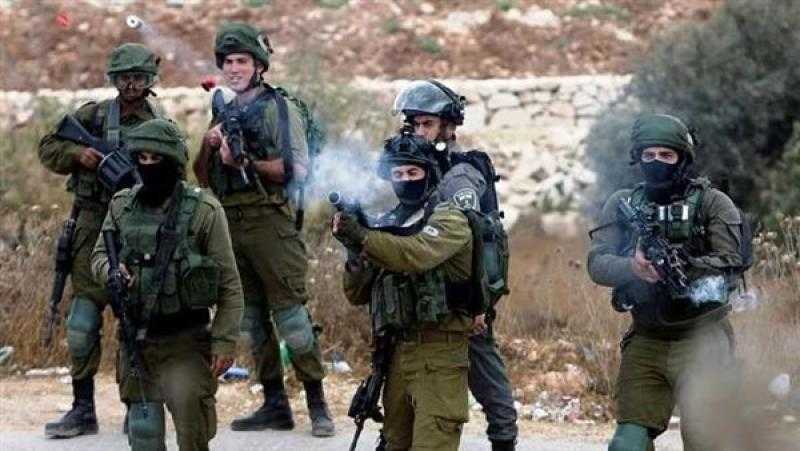الاحتلال الإسرائيلي يعتقل 22 فلسطينيًا من مناطق متفرقة بالضفة الغربية