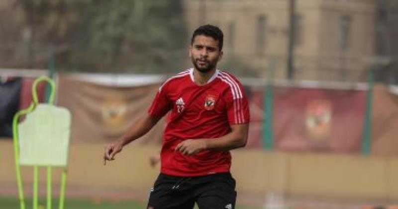 الأهلى يضع ”برنامج تأهيل” لـ محمد محمود بسبب إجهاد الخلفية