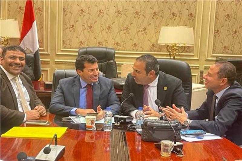 ”رياضة النواب” تناقش مع وزير الشباب إجراءات صيانة الملاعب وخطة التنفيذ