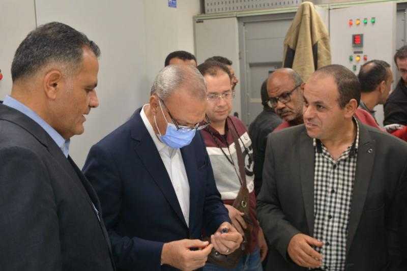 محافظ القليوبية يتابع عطلا بلوحة تحكم الكهرباء في مستشفى بنها التعليمي.. صور