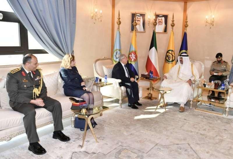 وزير الدفاع الكويتي يبحث مع سفراء مصر والسعودية وتونس تعزيز التعاون