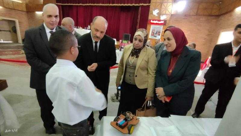 انطلاق معرض مشروعات وابتكارات الطلاب بالإسكندرية | صور