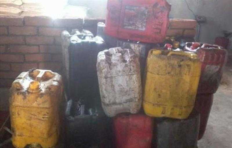 حبس مسئول عن سرجة لحيازته 1,500 طن ”زيت طعام” مجهول المصدر