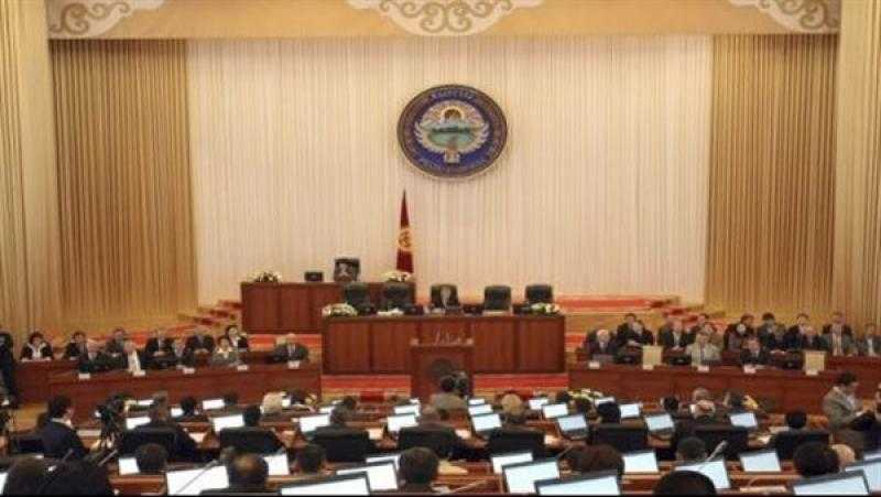 إخلاء برلمان قرغيزستان بعد اندلاع حريق