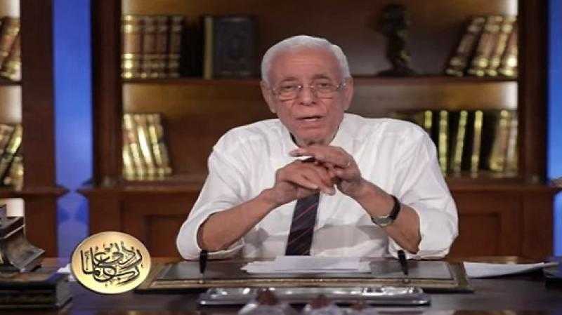 حسام موافي ينصح بتناول تلك الأطعمة في حالة الشعور بالإمساك
