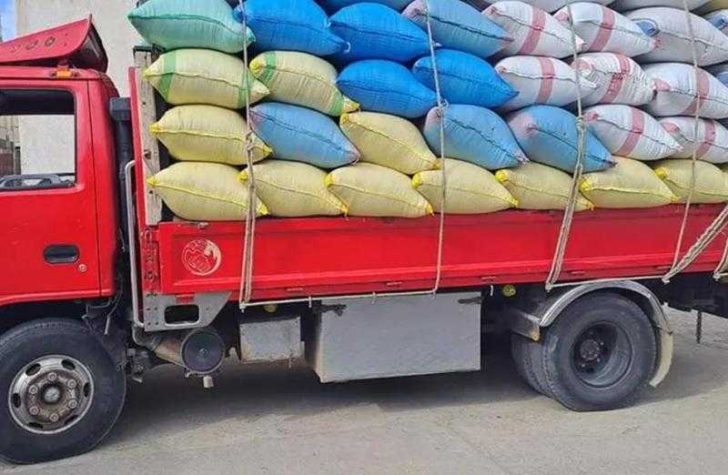 مصادرة 37 طن أرز شعير جمعها تجار في الغربية