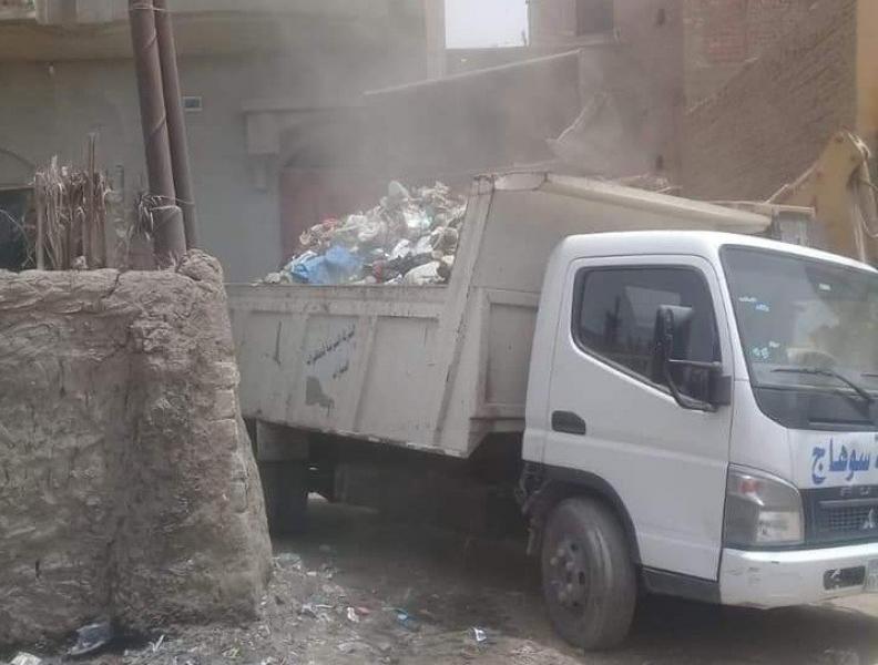 رئيس مدينة الأقصر يتفقد سير أعمال النظافة في المدينة