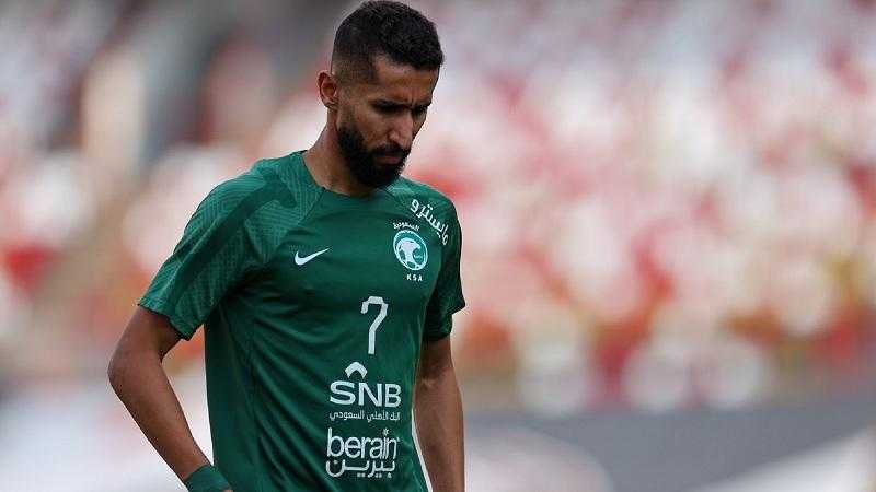 سلمان الفرج يغادر معسكر المنتخب السعودي في قطر بسبب الإصابة