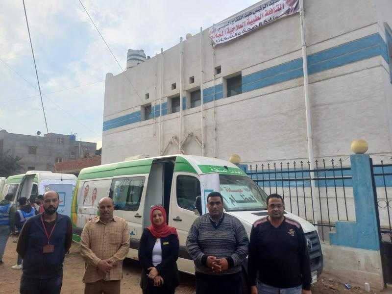 الكشف على 847 مريضا في قافلة طبية بقرية أم الرزق بالدقهلية