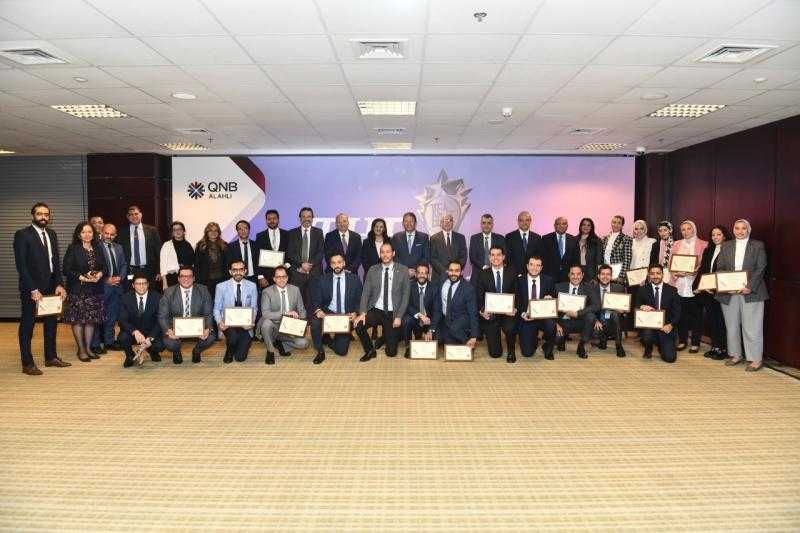 بنك QNB الأهلي ينظم حفل توزيع جوائز مسابقة ”الأفضل” لـ47 من الزملاء المتميزين.. صور