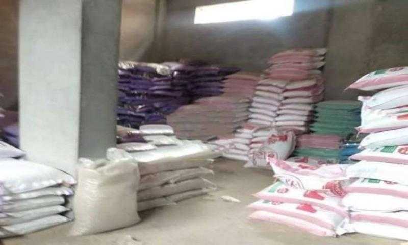 ضبط 69 طن أرز شعير في 7 مخازن قبل بيعها بالسوق السوداء بالدقهلية