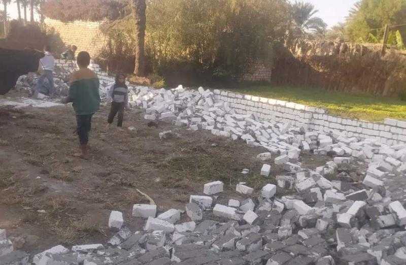 إزالة 16 حالة تعد على ترعة الساحل السفلي في مركز كفر سعد