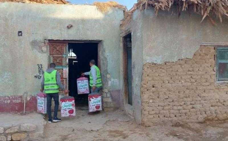 توزيع ملابس شتوية على الأطفال الأيتام ضمن مبادرة ستر ودفا في الفيوم