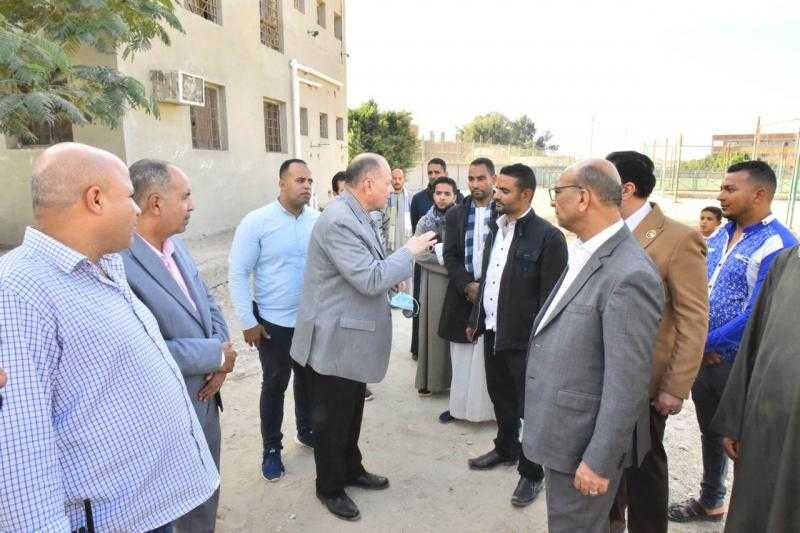 محافظ أسيوط يتفقد إنشاء مركز شباب قرية الحوطا الشرقية بمركز ديروط.. صور