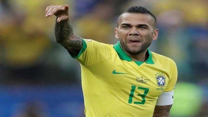 ألفيش يدافع عن اختياره ضمن قائمة المنتخب البرازيلي للمونديال