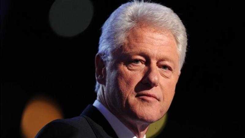 نقل بيل كلينتون إلى مستشفى بعد إصابته بالحمى