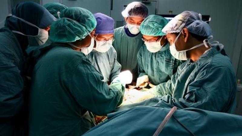 فريق طبي ينجح في استئصال ورم بالمخ لطفل بمستشفى الأحرار بالزقازيق