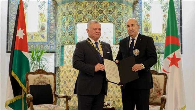 العاهل الأردني يمنح الرئيس الجزائري وسام النهضة المرصع