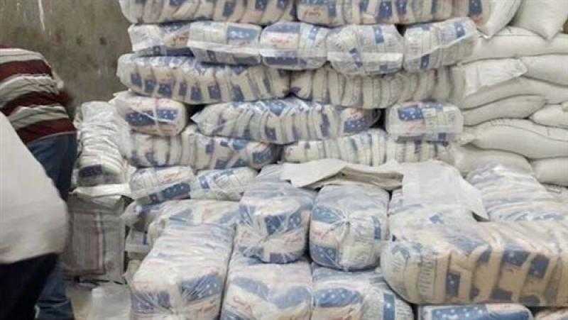 ضبط 2.750 طن سكر أبيض في حملة تموينية بالأقصر