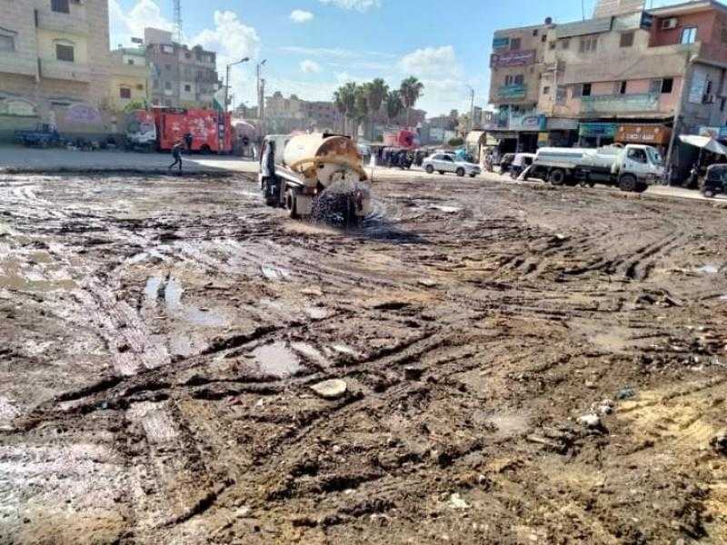 رئيس مدينة الحامول بكفرالشيخ يتابع أعمال تطوير الميادين وإنشاء محاور جديدة