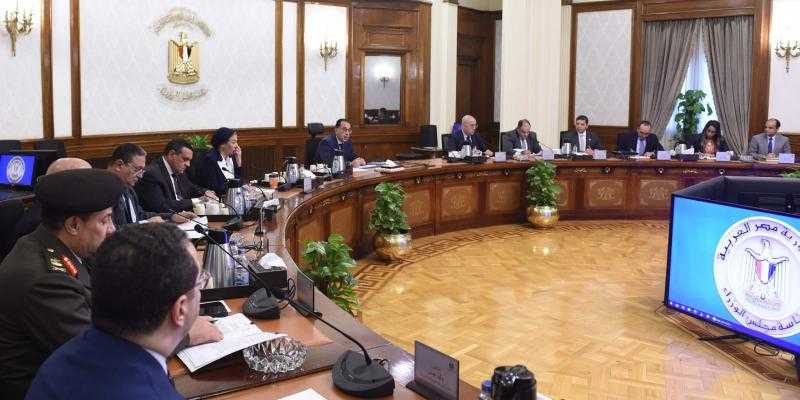 توجيهات من الرئيس السيسي بسرعة إصدار ”الرخصة الذهبية”.. تفاصيل الموافقة على 8 مشروعات