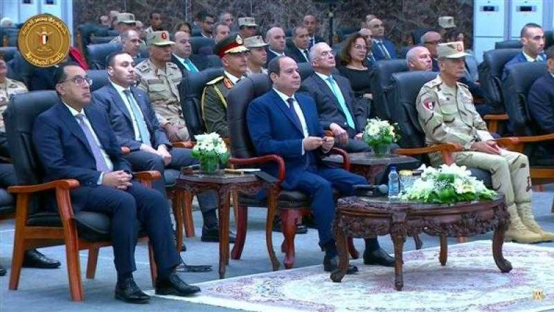 الرئيس السيسي: زراعة 300 ألف فدان قمح إضافي في الدلتا الجديدة وتوشكى وشرق العوينات