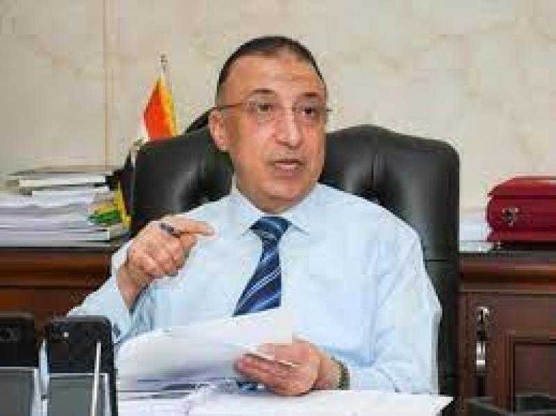 محافظ الإسكندرية يؤكد مراجعة أعمال الرصف بالأحياء استجابة لمطالب المواطنين