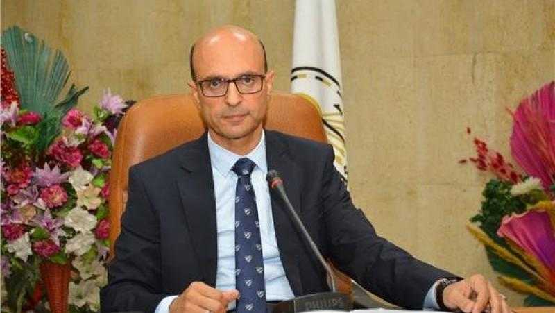 جامعة أسيوط تنفي إحالة 130 من أطباء وتمريض ومسئولي المستشفى للتحقيق