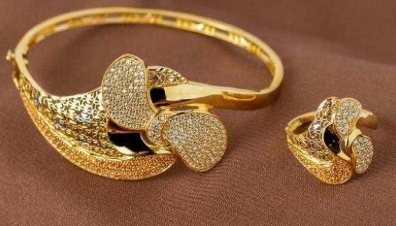 أسعار الذهب تواصل الارتفاع.. وعيار 24 يسجل 2000 جنيها