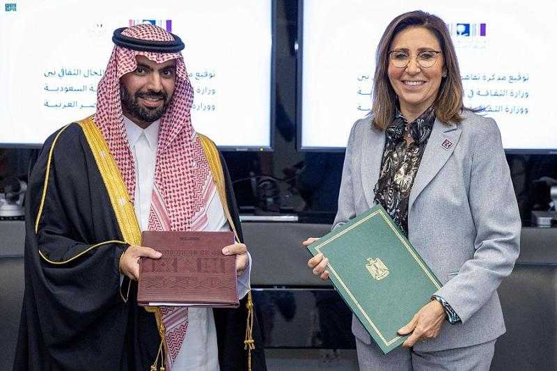 وزير الثقافة السعودي يلتقي نظيرته المصرية في الرياض