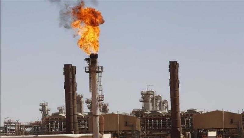 الكويت تخفض سعر النفط الخام المتجه إلى آسيا في يناير 2023